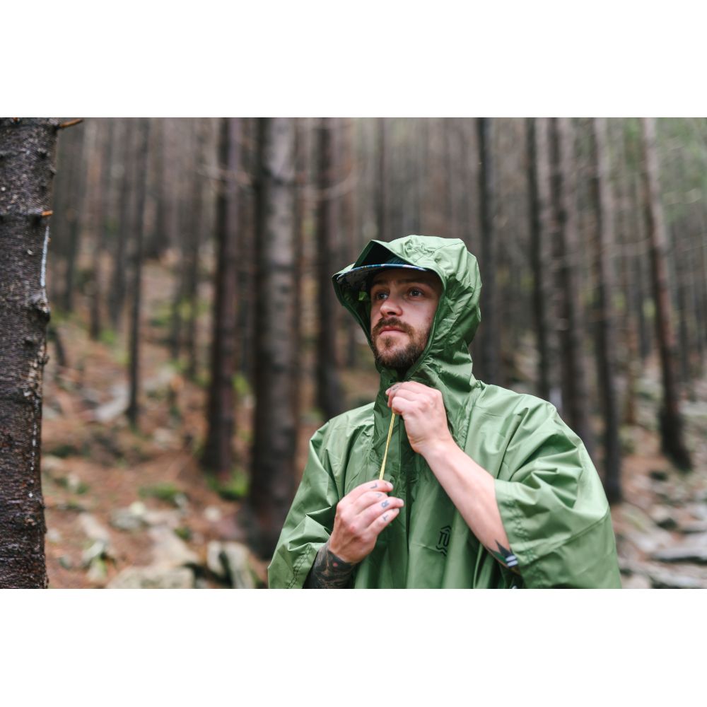 Turbat Molfar poncho